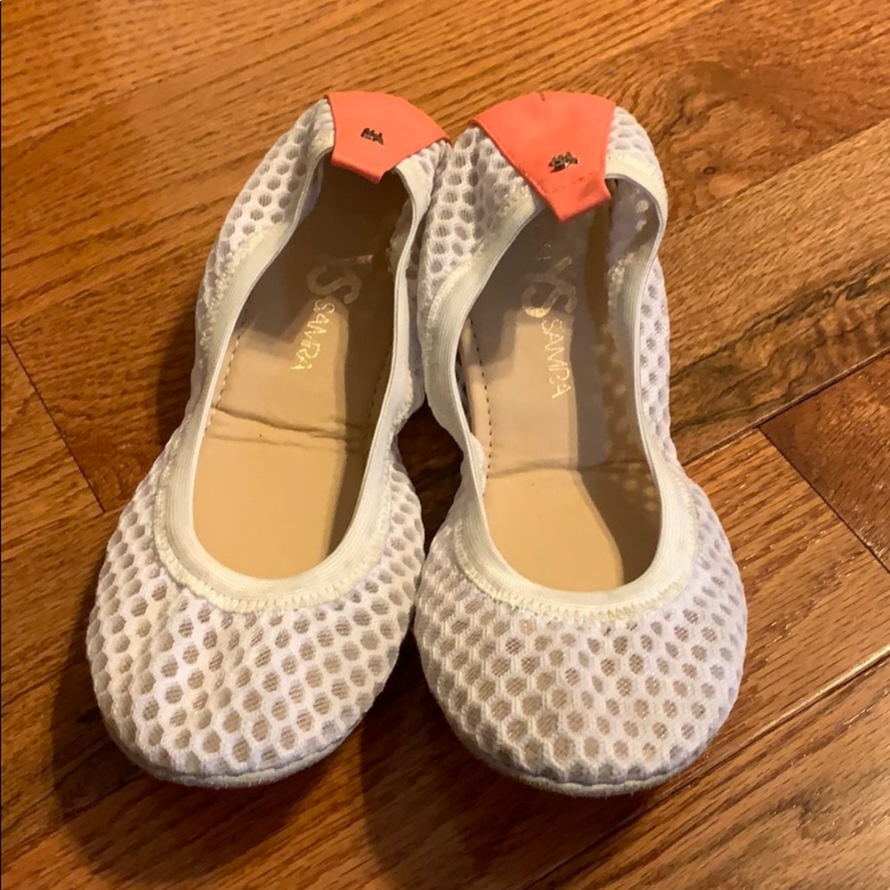 Yosi Samra white flats. Women’s size 7